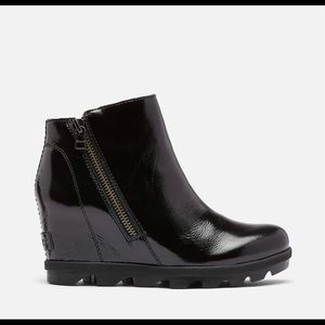 Sorel Women's Joan of Arctic Wedge II Zip Boot -Size 7 brand new